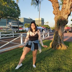 Meet your Posher, Alondra